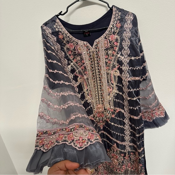 Embroidered Formal Kameez Set – Charcoal & Blush – Size L - Picture 7 of 13